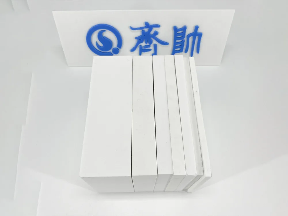 Anong materyal ang alumina ceramic plate?